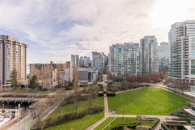 Coal Harbour Waterfront extra large 3 bedroom condo