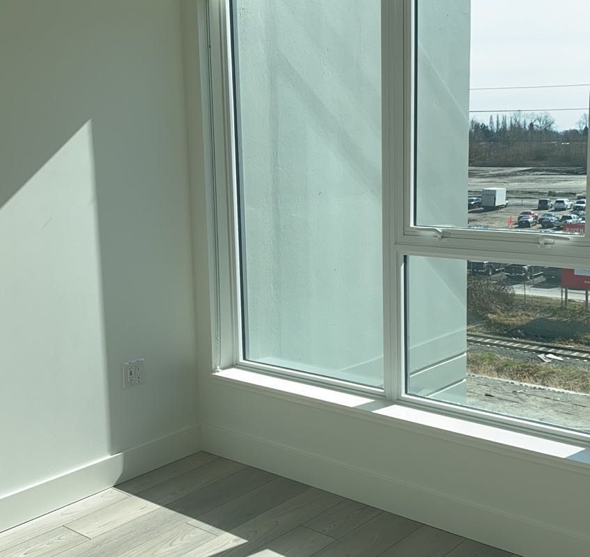 Brand new 1 bed & 1 den South Facing, Bright and Modern Condo for Rent