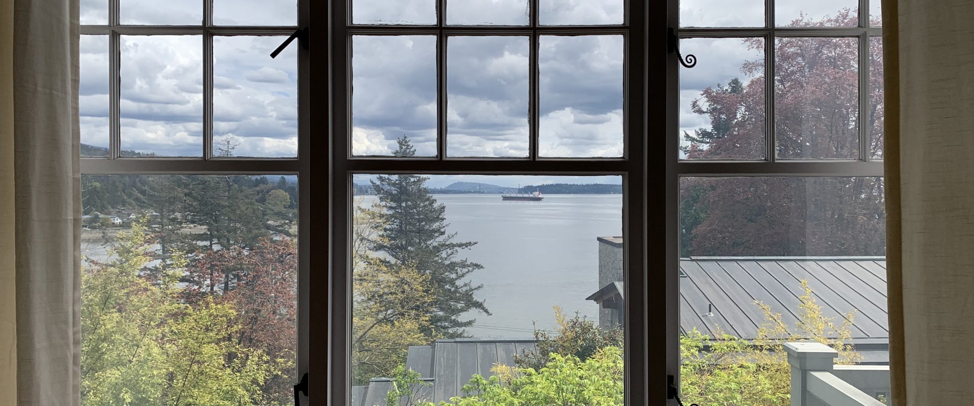 West Van Stunning Huge Lot house with Ocean Views from each window