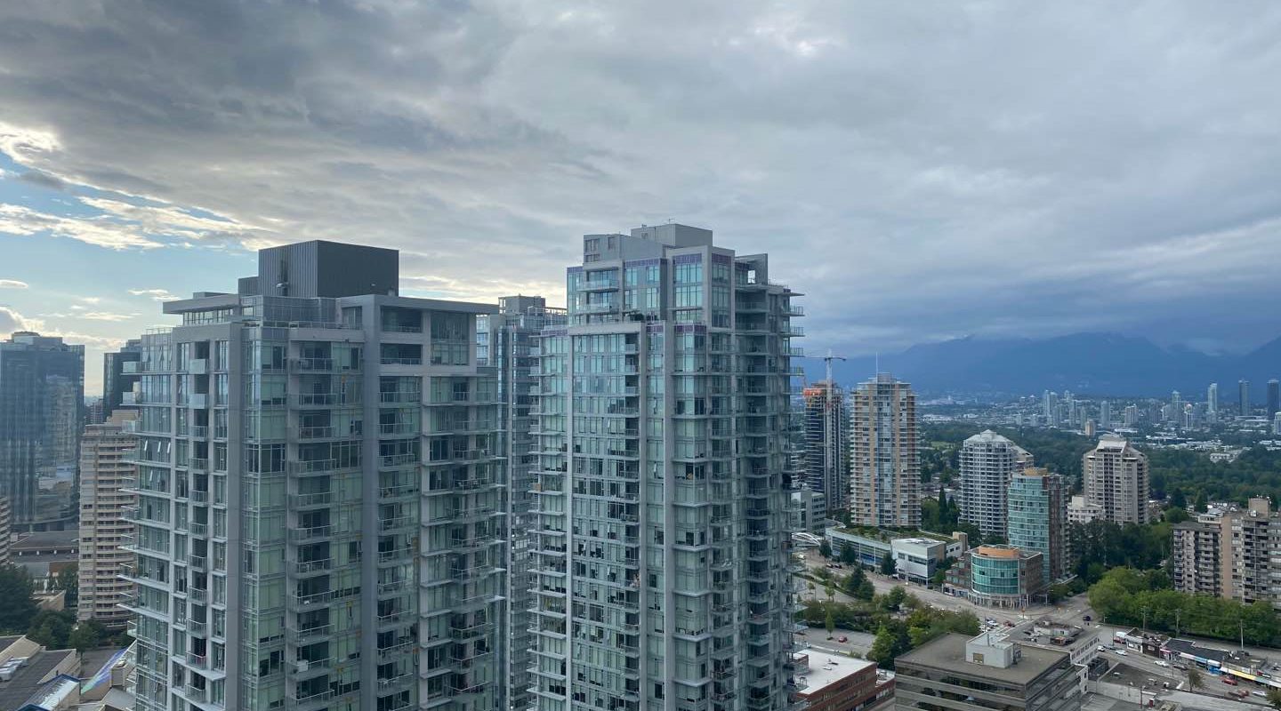 Burnaby Stylish Urban 2br 2ba Condo in the heart of Metrotown!