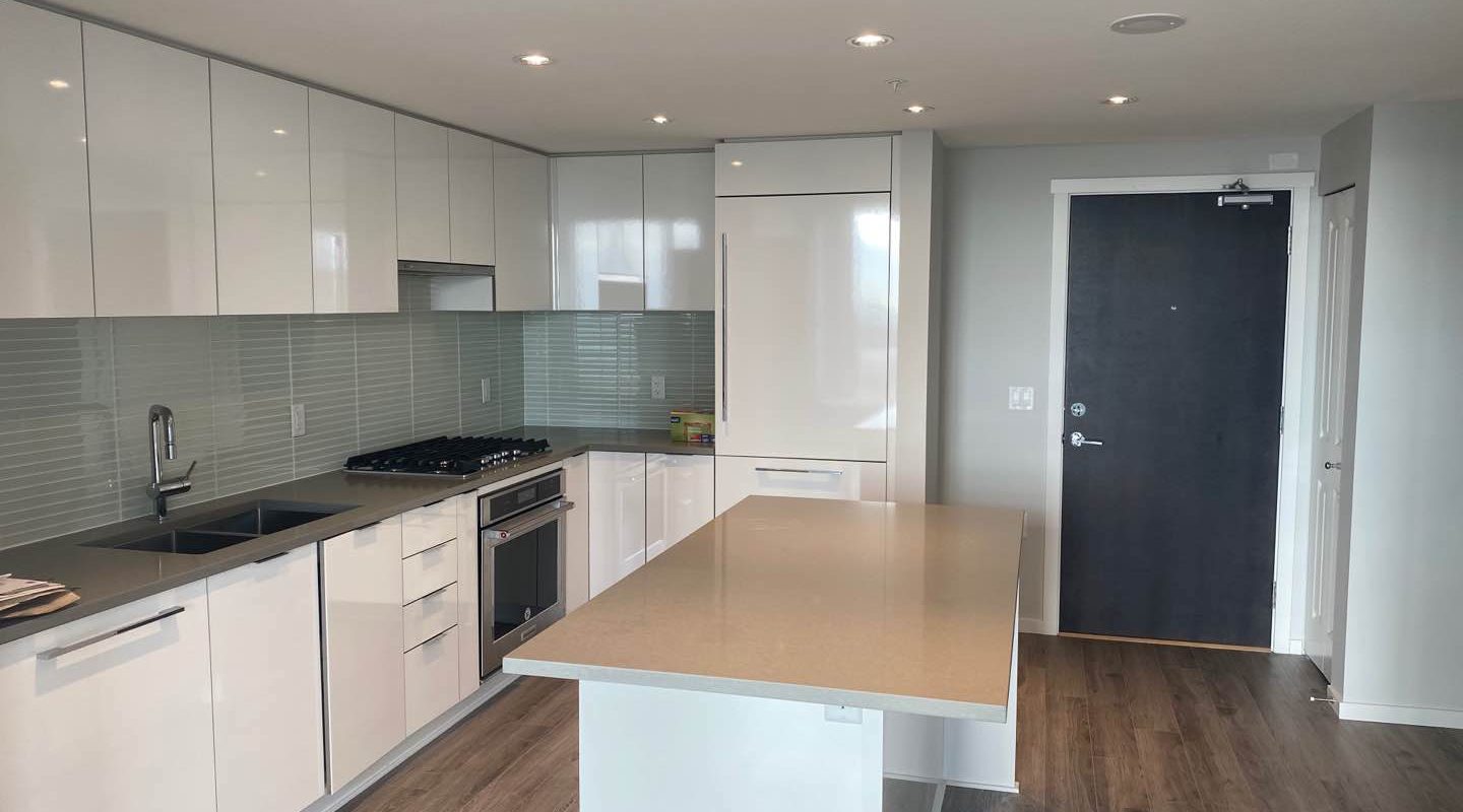 Burnaby Stylish Urban 2br 2ba Condo in the heart of Metrotown!