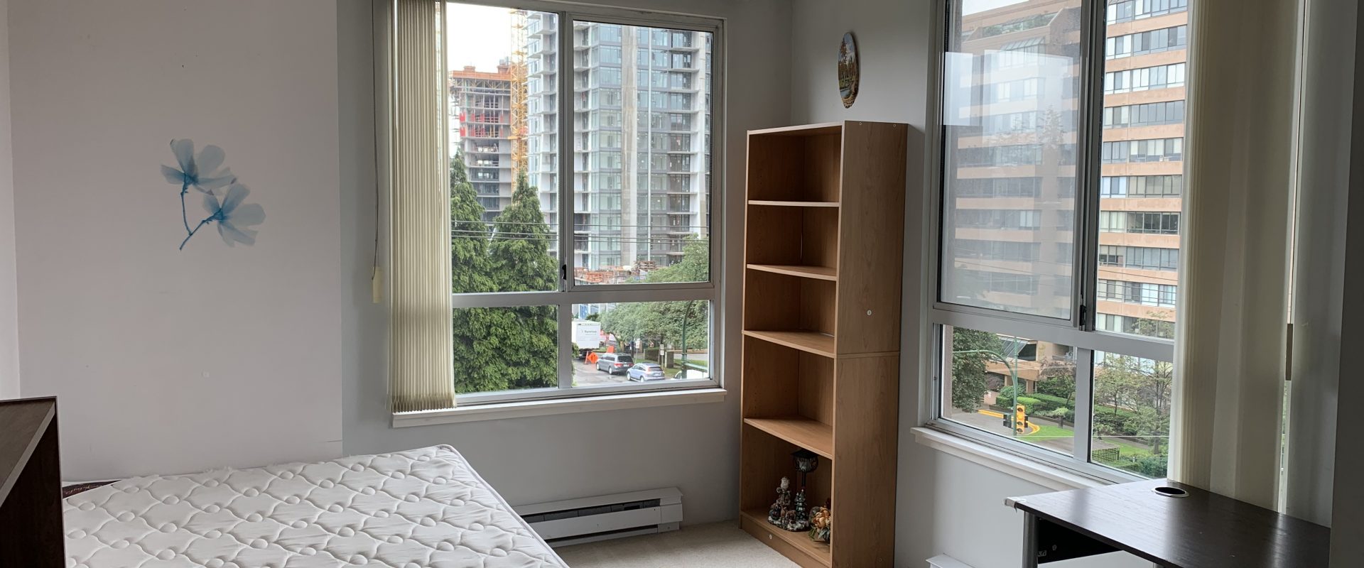 Extra Large 2 bdrm+den CORNER unit almost Burquitlam Area