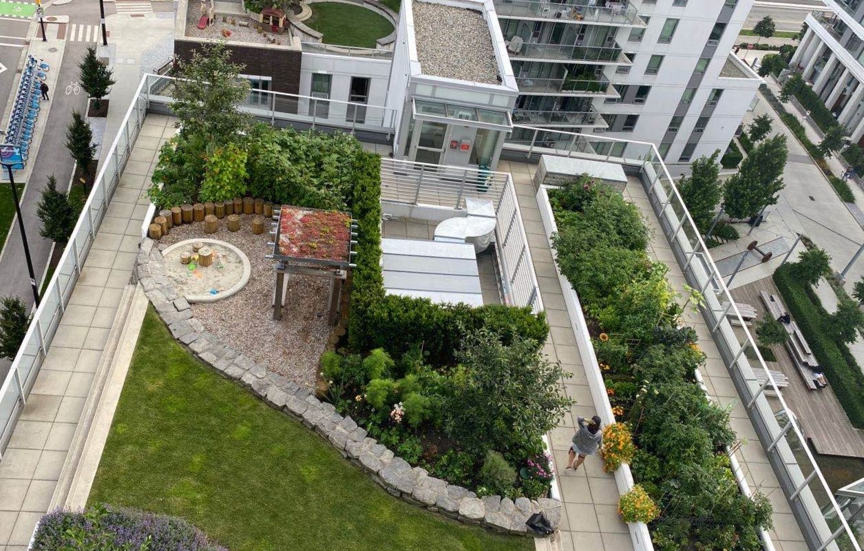 False Creek Science World, 2 br 2ba 1den with Large Balcony Condo