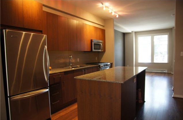 Located at the popular Metrotown area 3br 3ba Townhouse for Rent