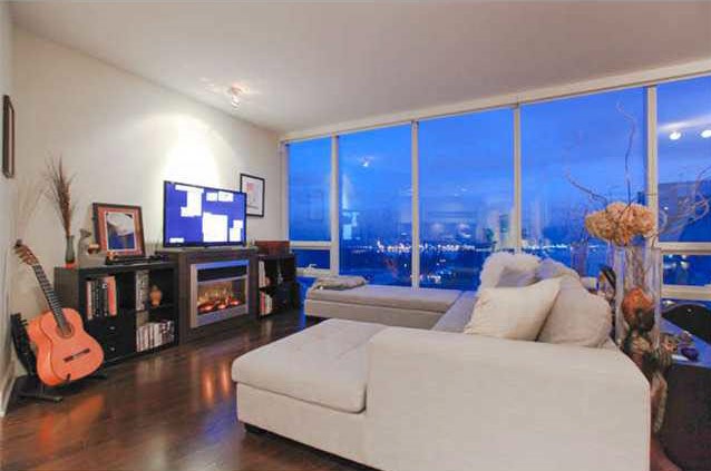 Vancouver Coal Harbour Spacious 2br 2ba Condo with Spectacular Views