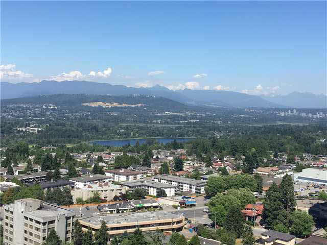 “The Met” Metrotown bright & quiet Beautiful Mountain View Condo