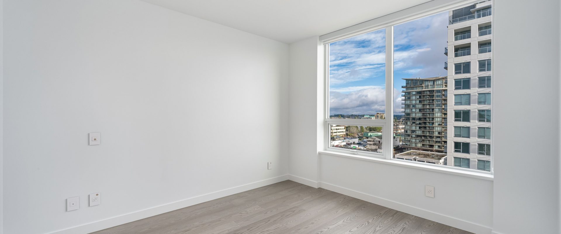 Brand New 2br 2ba Condo in White Rock with Wonderful Views of the Sea!