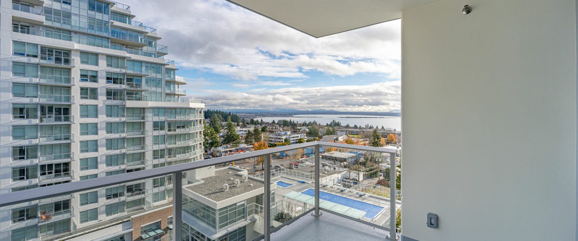 Brand New 2br 2ba Condo in White Rock with Wonderful Views of the Sea!