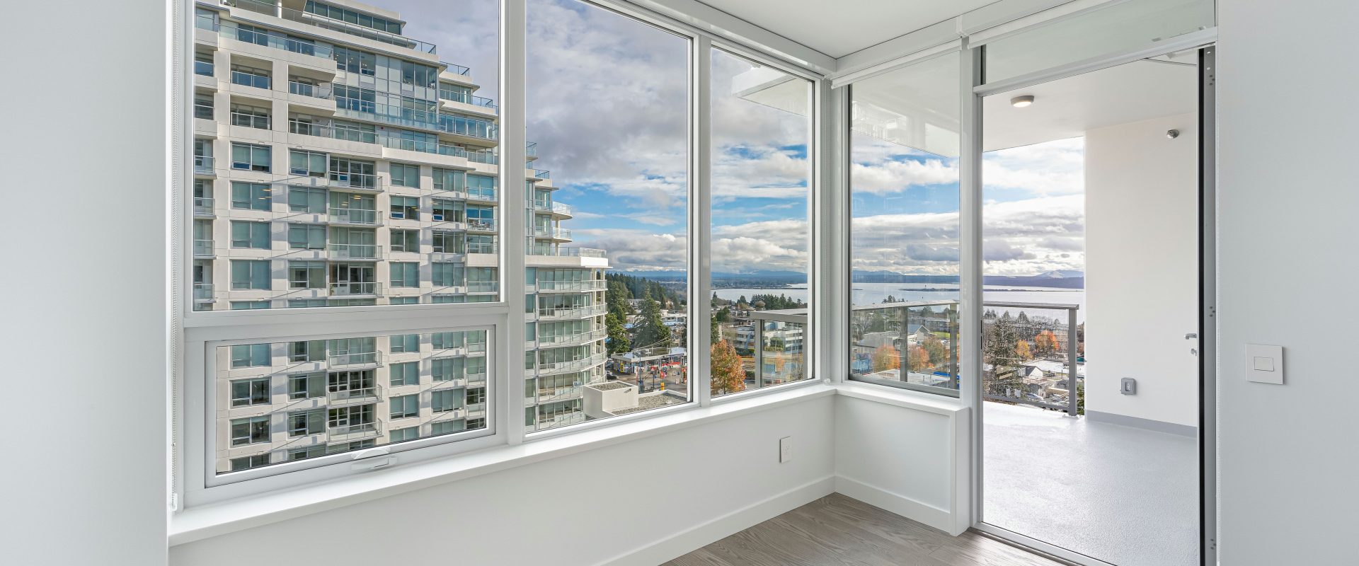 Brand New 2br 2ba Condo in White Rock with Wonderful Views of the Sea!