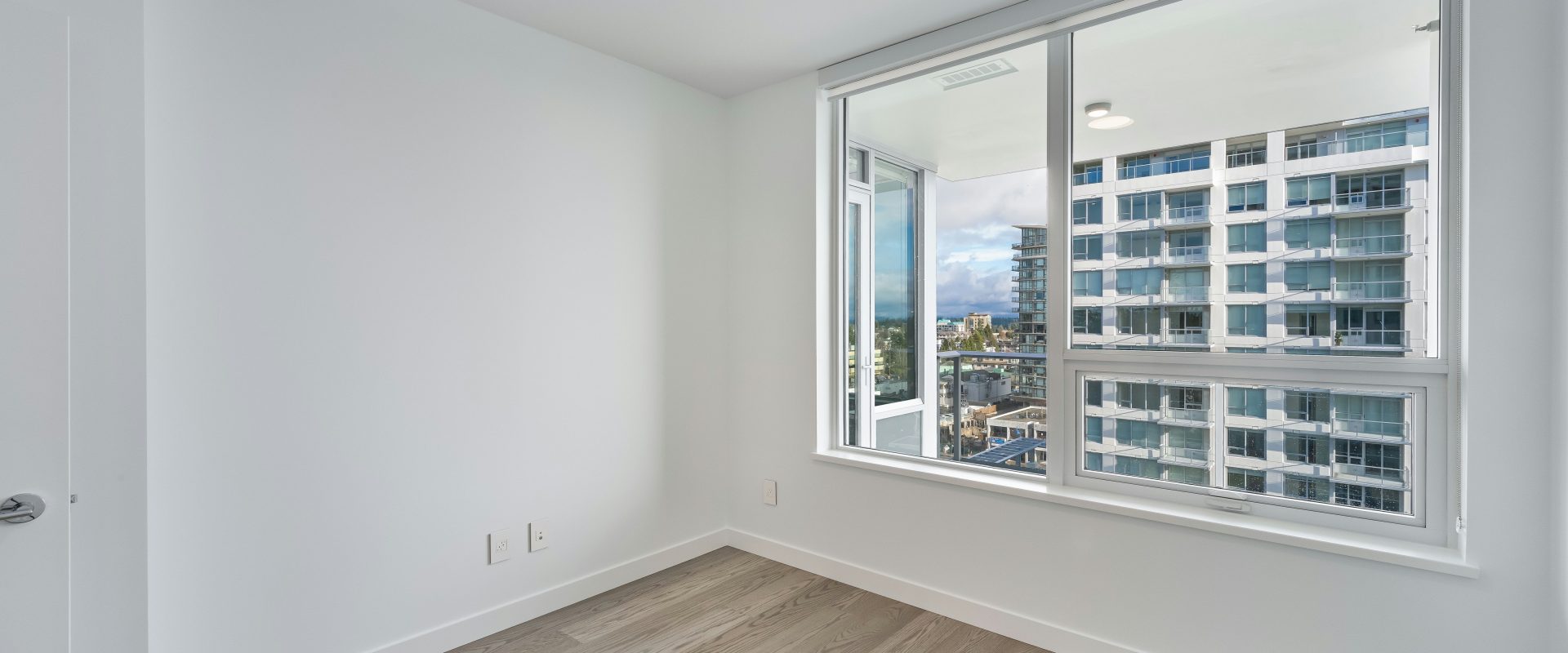 Brand New 2br 2ba Condo in White Rock with Wonderful Views of the Sea!