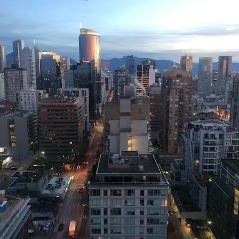 Vancouver Downtown 1br 1den 28th Floor Condo, No Parking