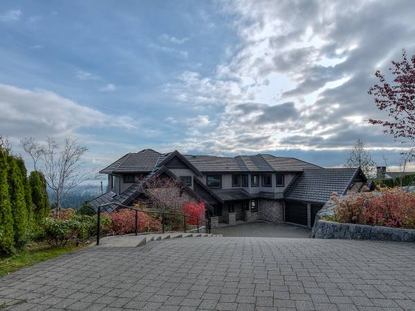 West Van 6br House with Panoramic Ocean and City Landscape Views