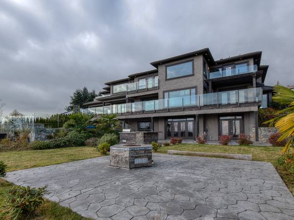 West Van 6br House with Panoramic Ocean and City Landscape Views