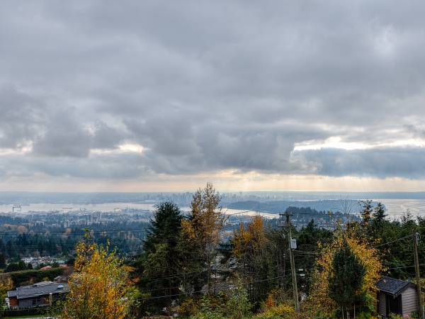 West Van 6br House with Panoramic Ocean and City Landscape Views