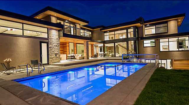 West Van Dream Luxury Home with a Spectacular Outdoor Pool for Rent