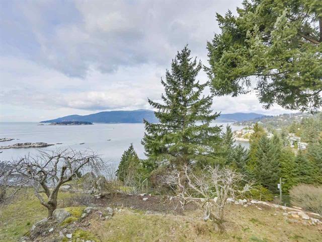 West Vancouver Newly Renovated 5br House with Breathtaking Ocean Views