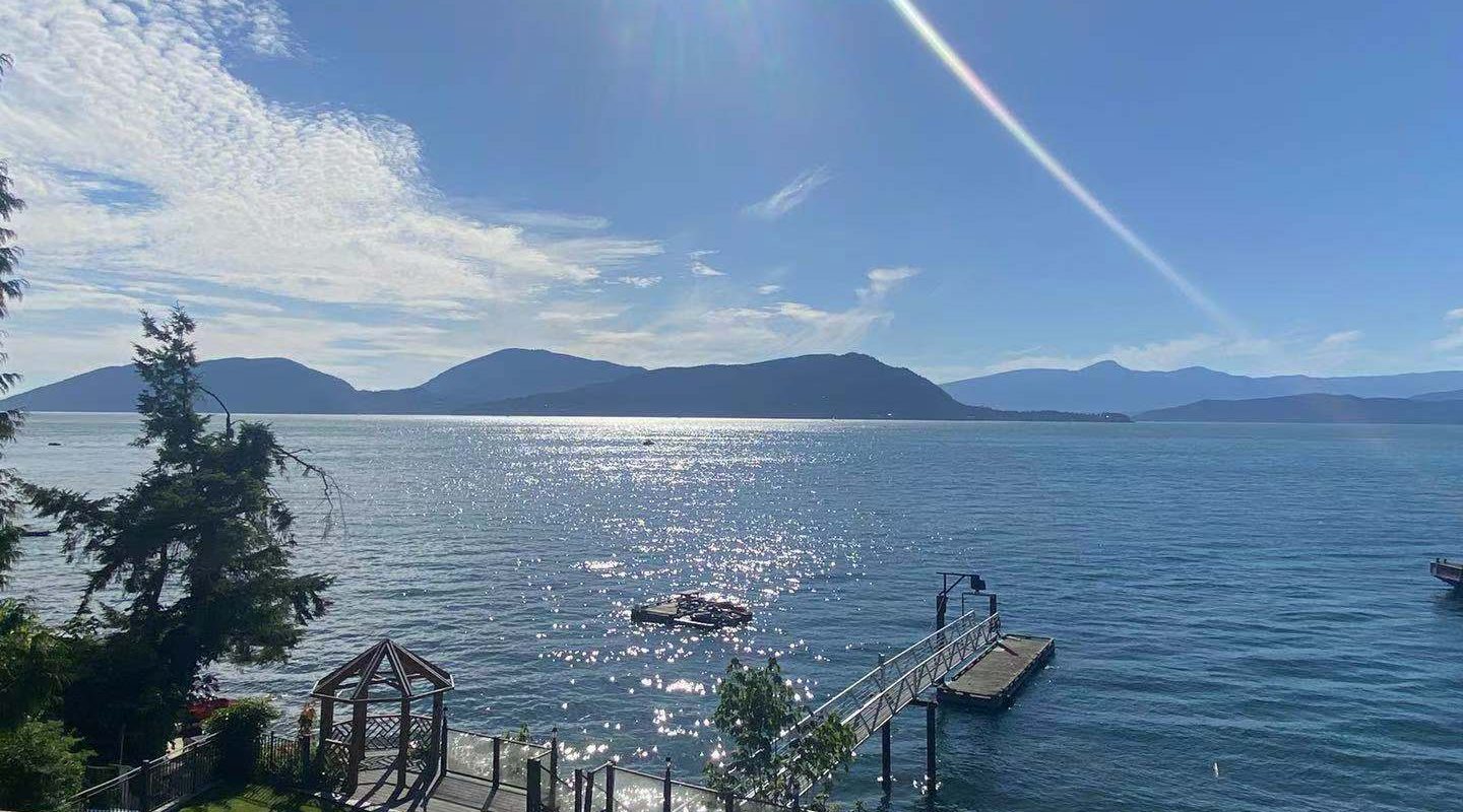 West Vancouver Ocean Front Mansion with Private 30 ft dock