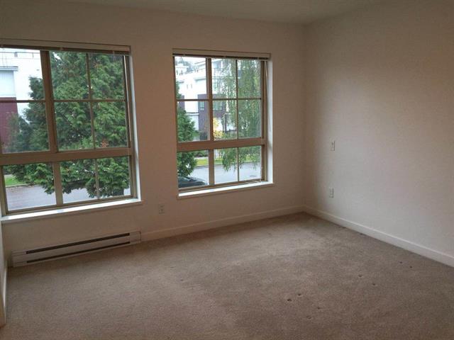 Beautiful and new Paint 4Br 4Ba Townhouse in South Surrey For Rent