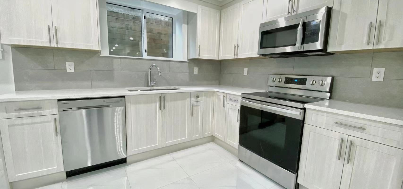 All Utilities Include! Brand New Appliance West Coquitlam 2br Suite