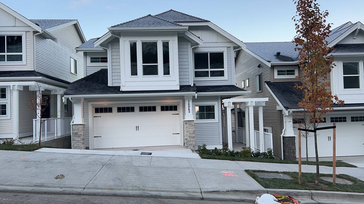 Maple Ridge Brand New House Main Unit For Rent
