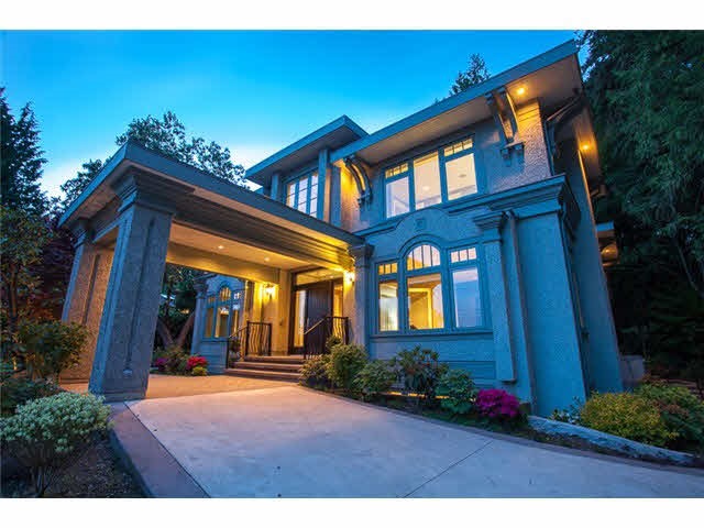 West Vancouver Good Maintained Luxury 3-Level Home 5br 7ba for Rent