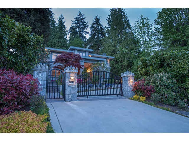 West Vancouver Good Maintained Luxury 3-Level Home 5br 7ba for Rent