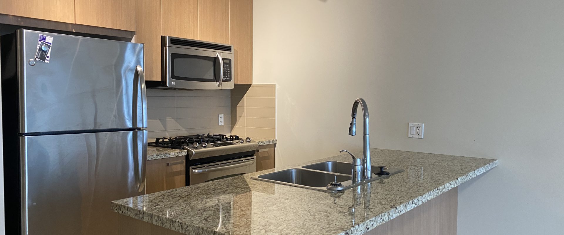 Burnaby Highgate Luma Spacious 2 Br Condo for Rent