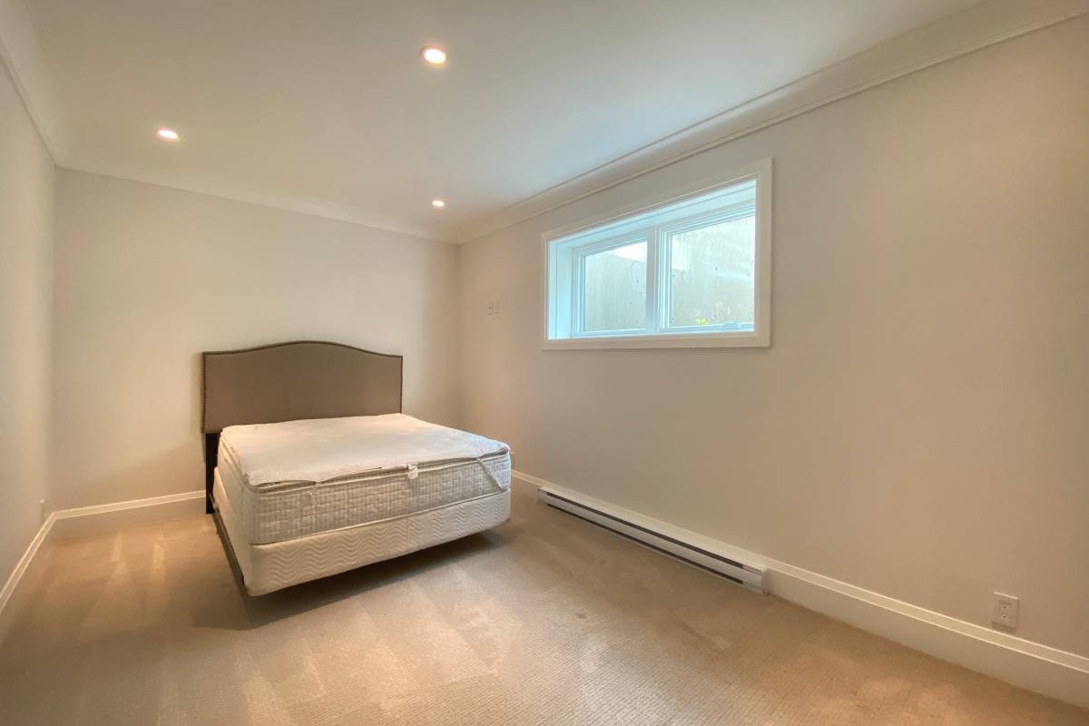 West Vancouver Luxury BSMT 2 Bedroom For Rent