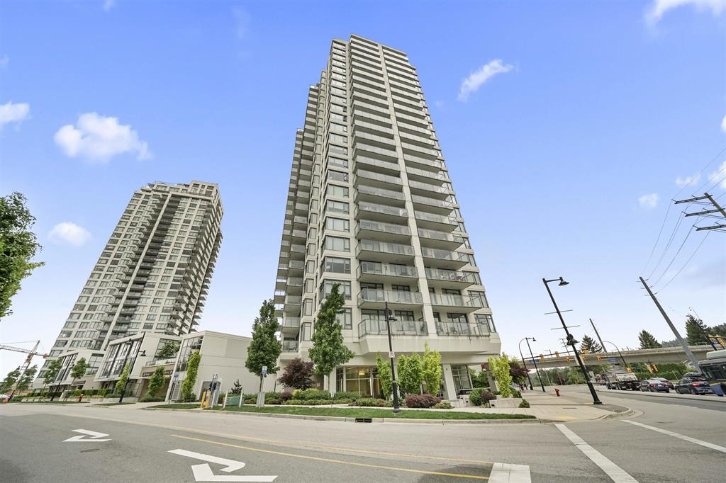 Coquitlam West Spectacular Mountain View Apartment for Sale