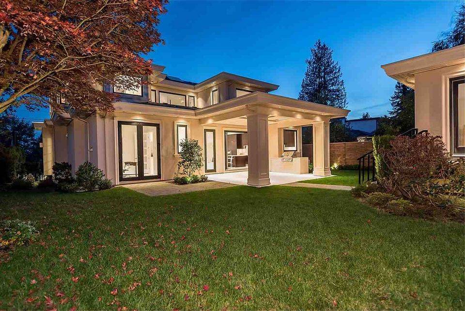West Vancouver Ambleside Beautiful House Basement for Rent