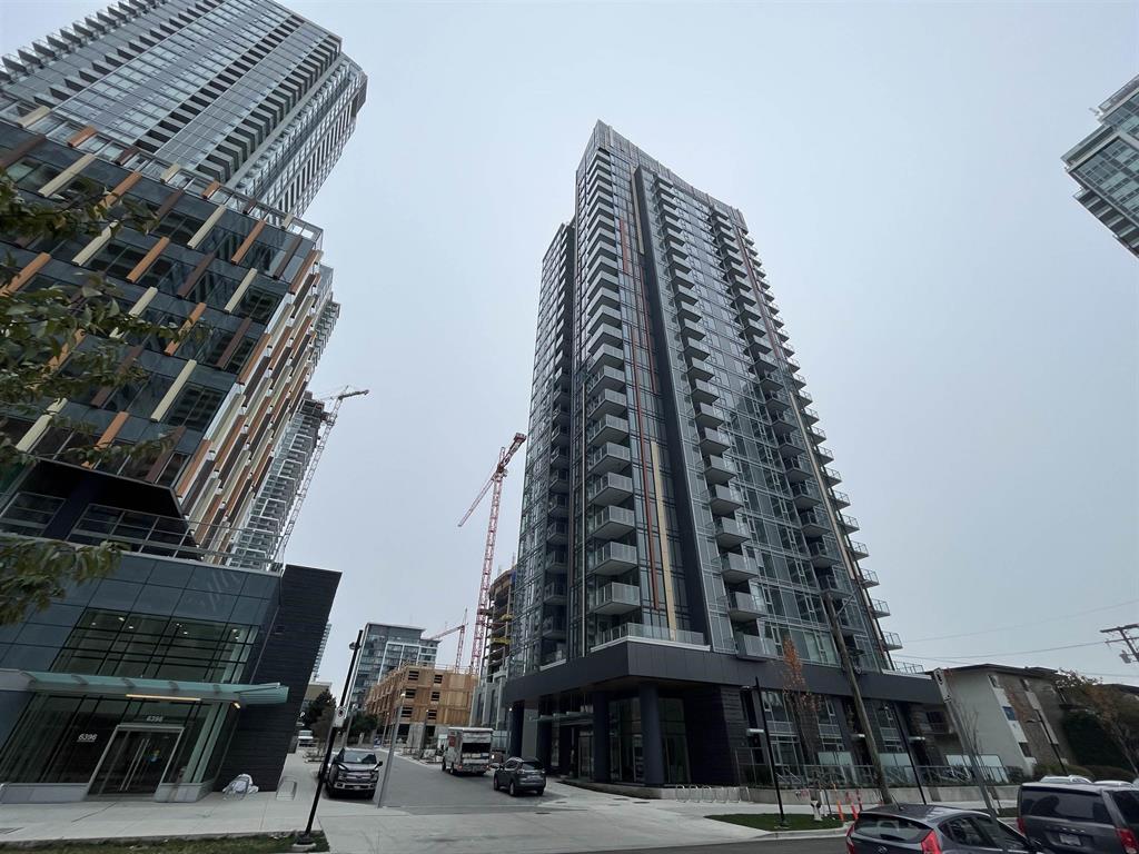 Metrotown great location apartment 3 Bed/ 2 Bath for Rent