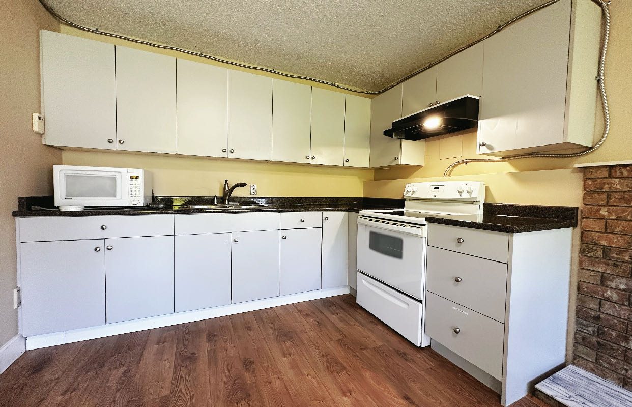 Coquitlam 1br/1ba House, Walking distance to Coquitlam Centre