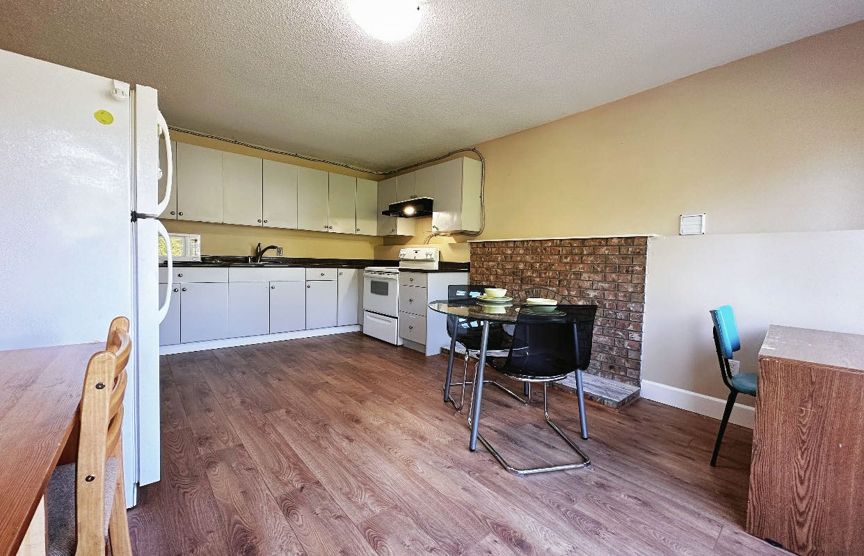 Coquitlam 1br/1ba House, Walking distance to Coquitlam Centre