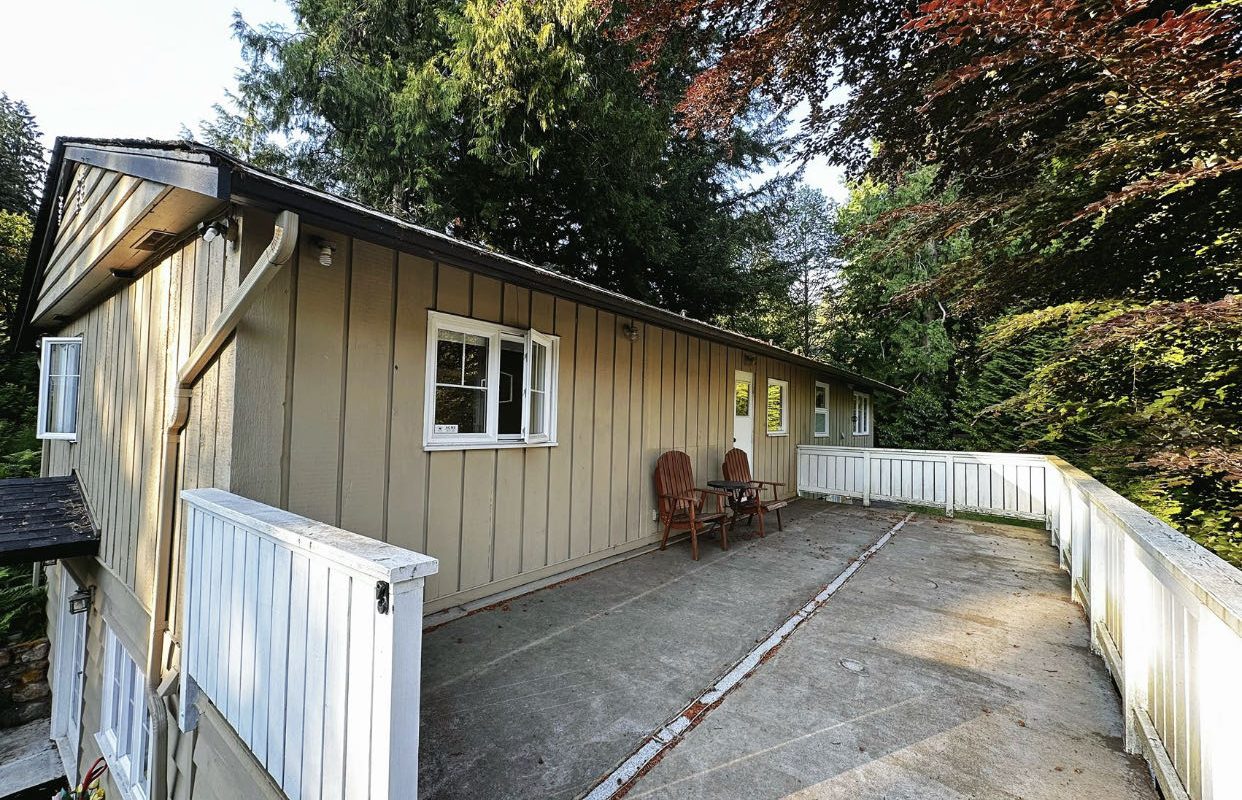 WEST VANCOUVER Well Maintained 3 Bedrooms House for Rent