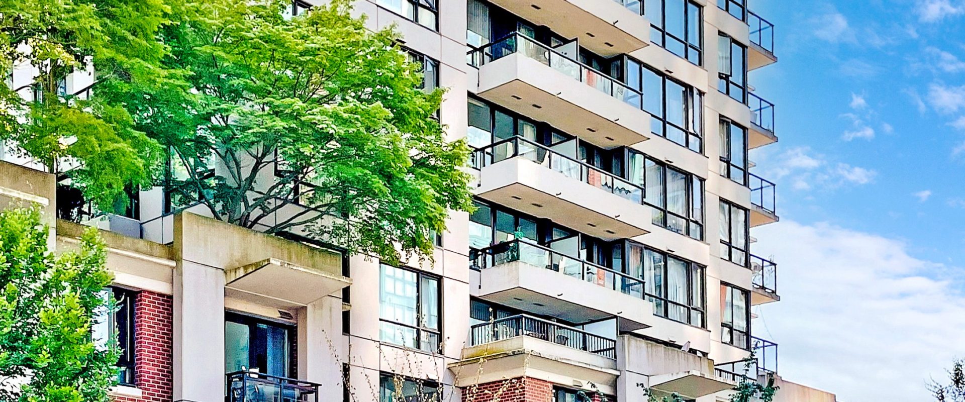 Yaletown Luxury Townhouse For Sale!