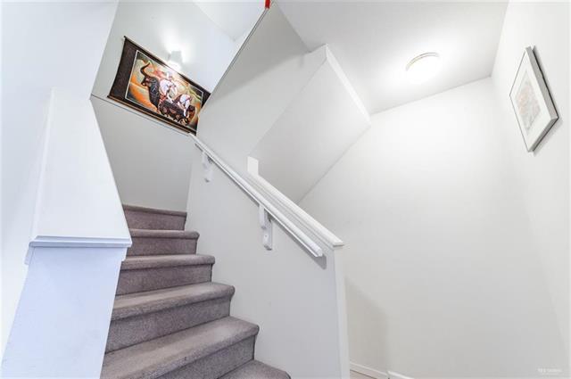 Burnaby Well-Matained Townhouse For Sale