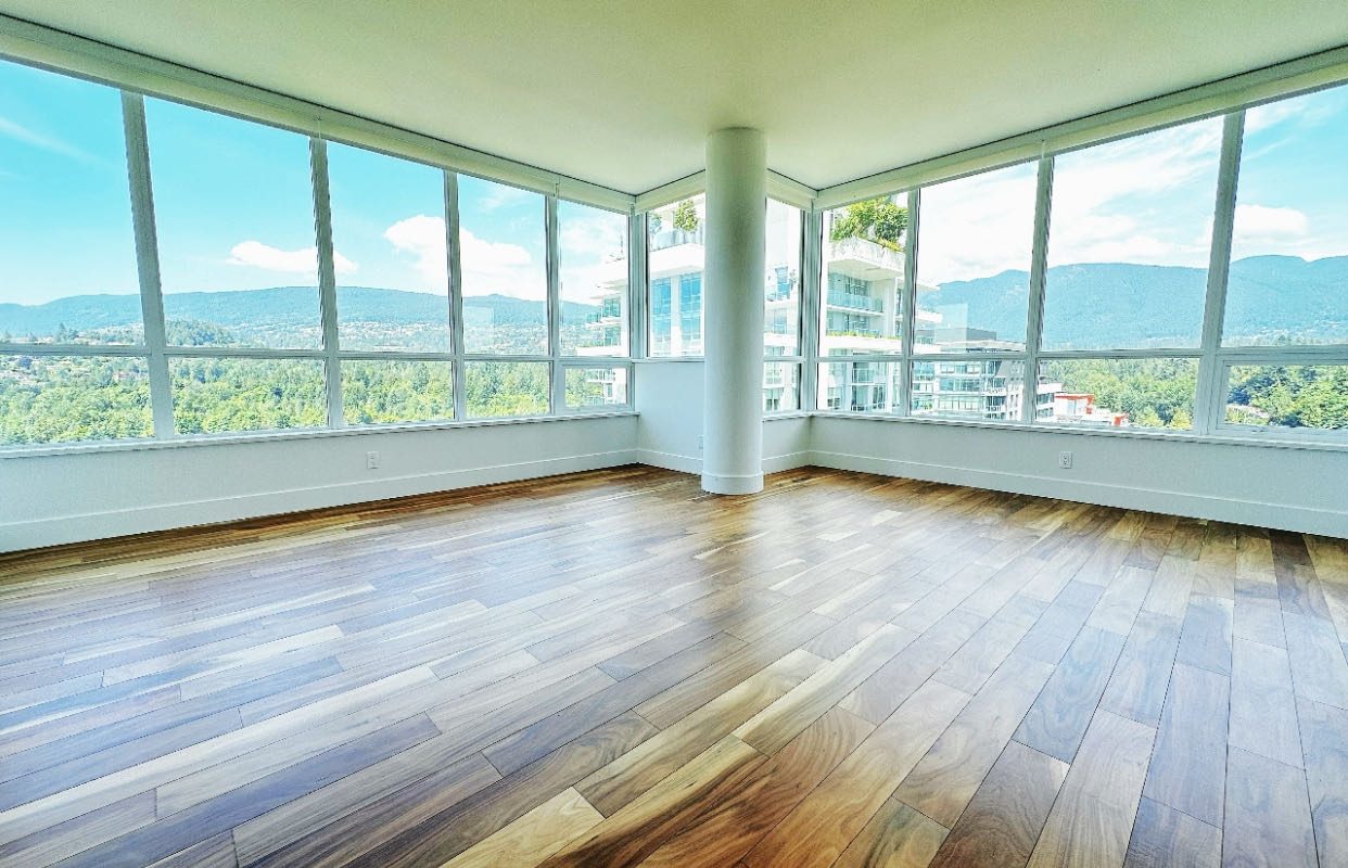 North Vancouver 3 Bed/ 2 Bath 1 Den Condo With Double Parking for Rent