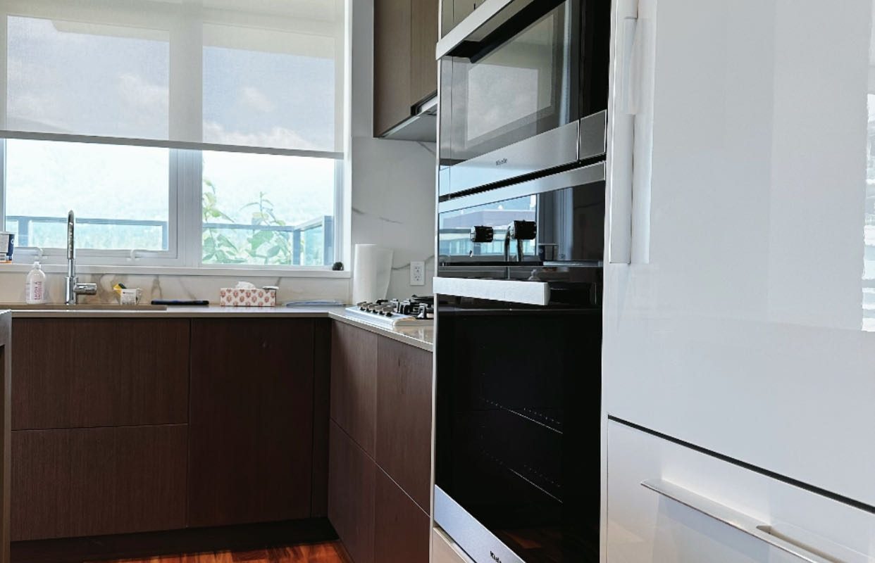 North Vancouver 3 Bed/ 2 Bath 1 Den Condo With Double Parking for Rent