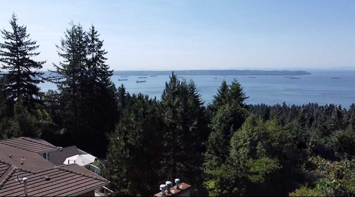 West VANCOUVER Fantastic Ocean View Spacious 3BED 4BATH House for Rent