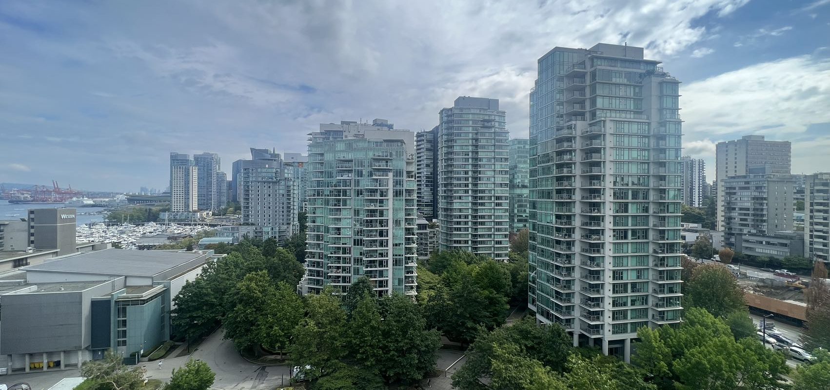 Coal Harbour Waterfront Extra Large 3 Bedroom Condo 2 Parking For Rent