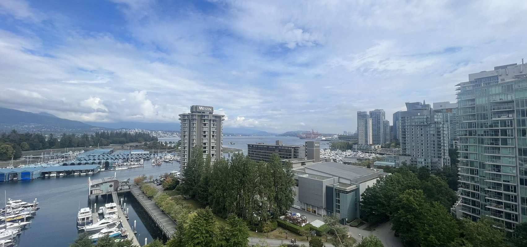 Coal Harbour Waterfront Extra Large 3 Bedroom Condo 2 Parking For Rent