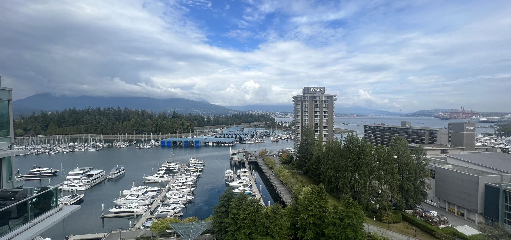 Coal Harbour Waterfront Extra Large 3 Bedroom Condo 2 Parking For Rent