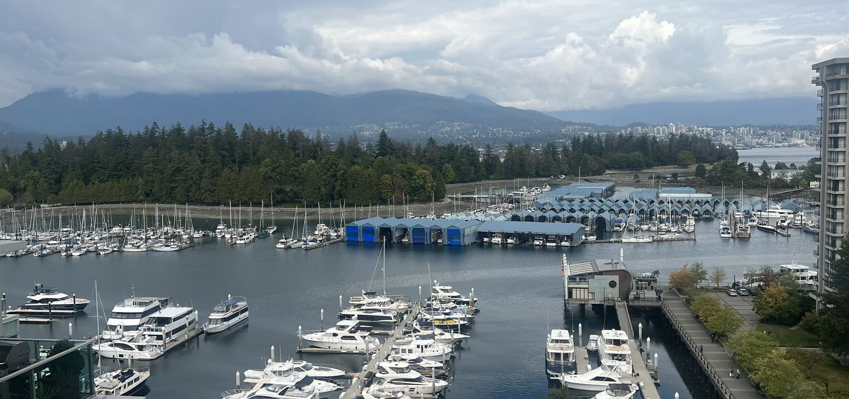 Coal Harbour Waterfront Extra Large 3 Bedroom Condo 2 Parking For Rent