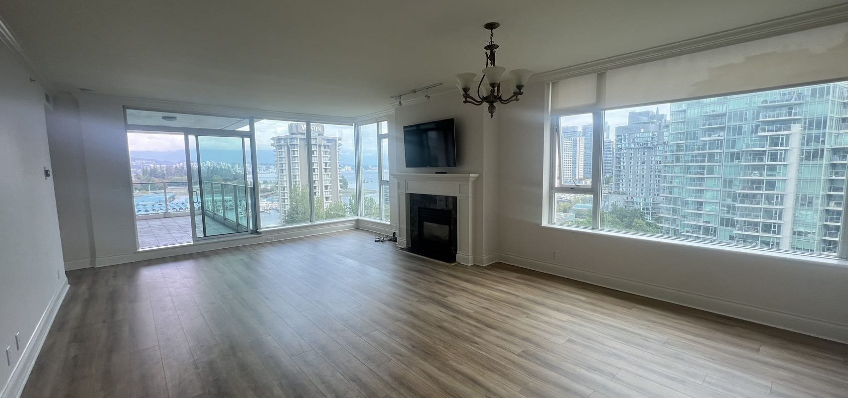 Coal Harbour Waterfront Extra Large 3 Bedroom Condo 2 Parking For Rent