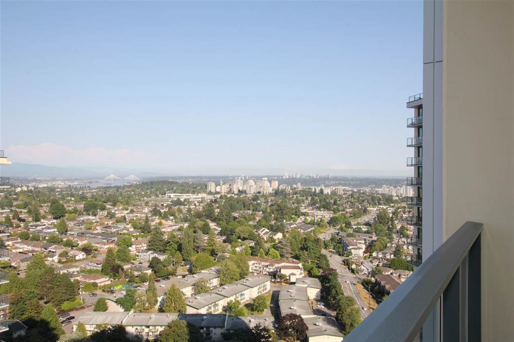 Edmonds Fantastic newer condo for rent with AC