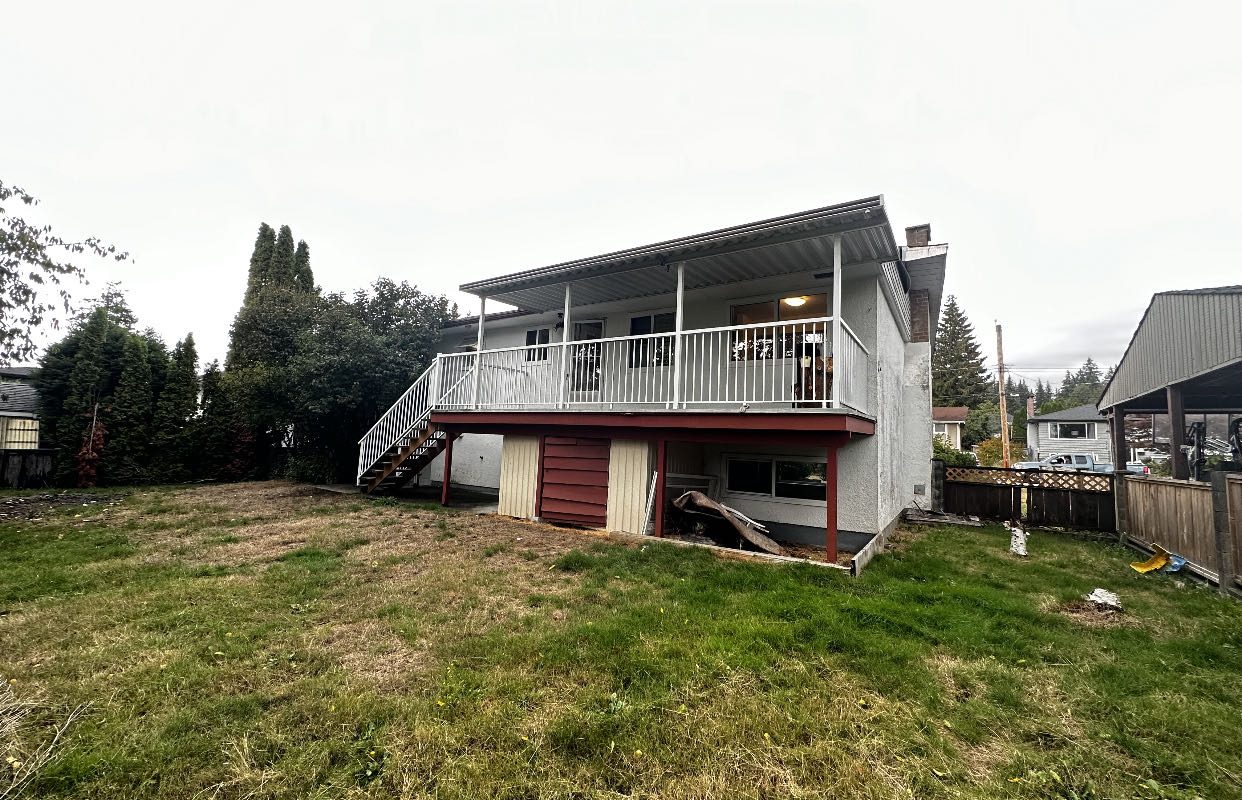 Coquitlam Spacious House 4 br/2ba for Rent