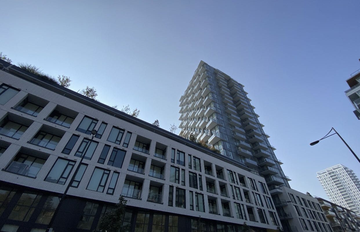 South Vancouver 1 bed apartment with A/C for rent