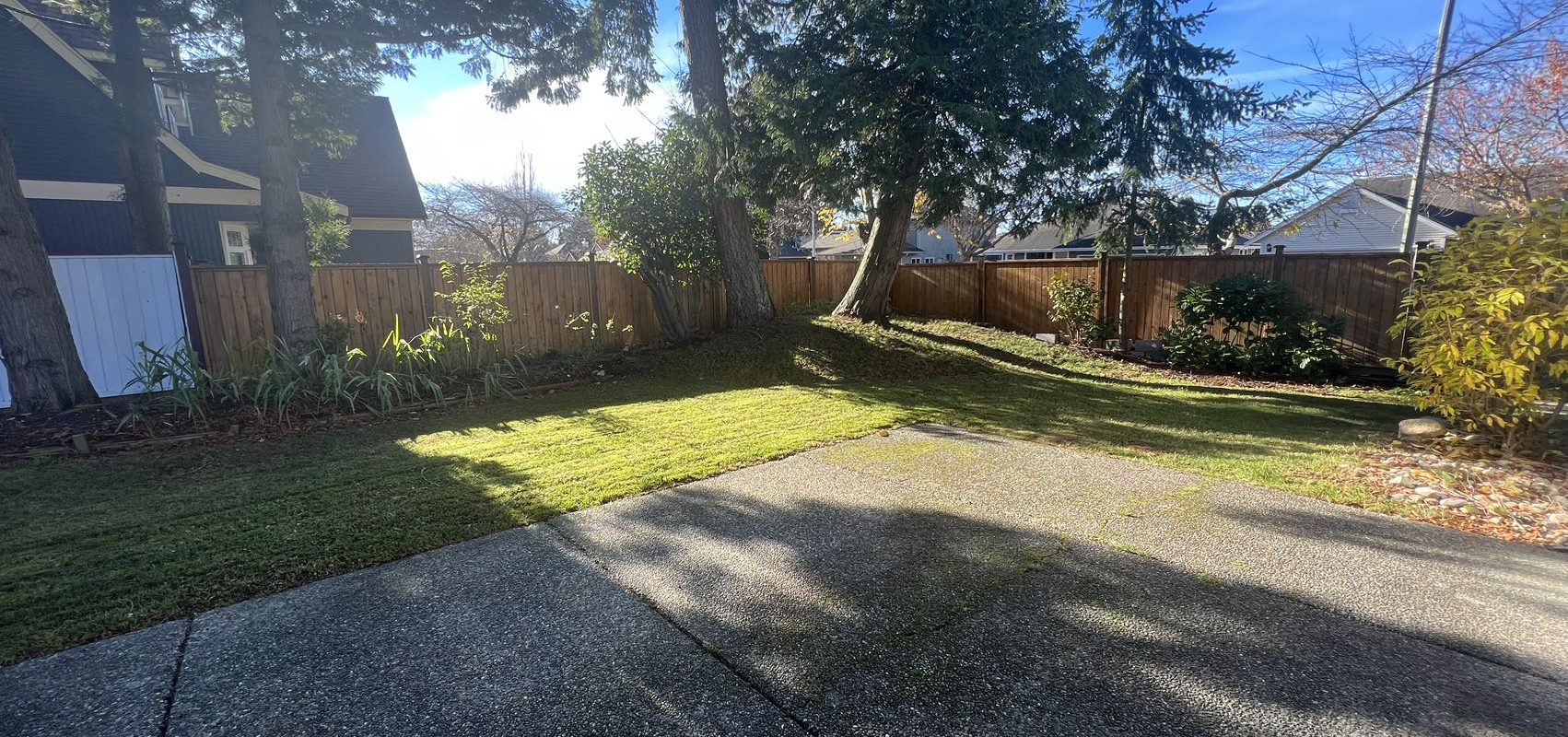 South Surrey Large 4Bd/3Ba Single Family House For Rent