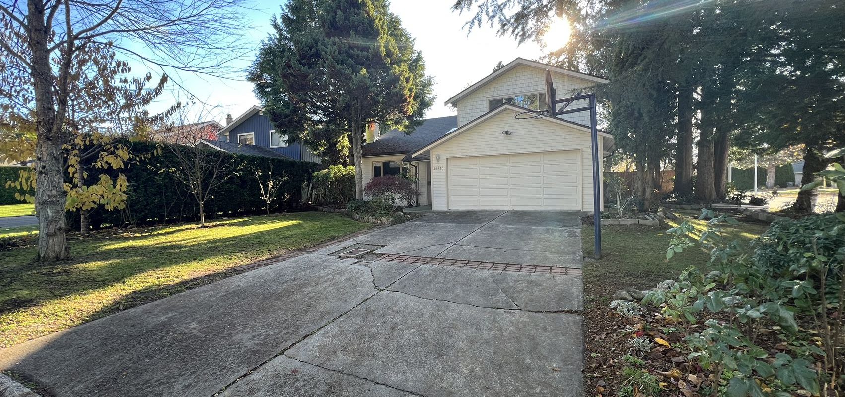 South Surrey Large 4Bd/3Ba Single Family House For Rent