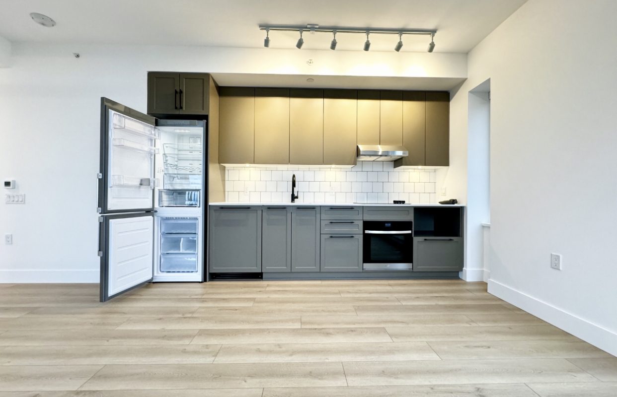 SFU Brand New 807sf 2 Bed 2 Bath Available